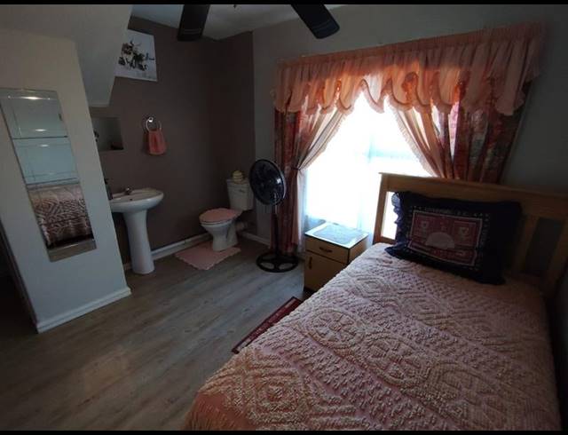 2 BEDROOM TOWNHOUSE FOR SALE IN SUNNINGDALE